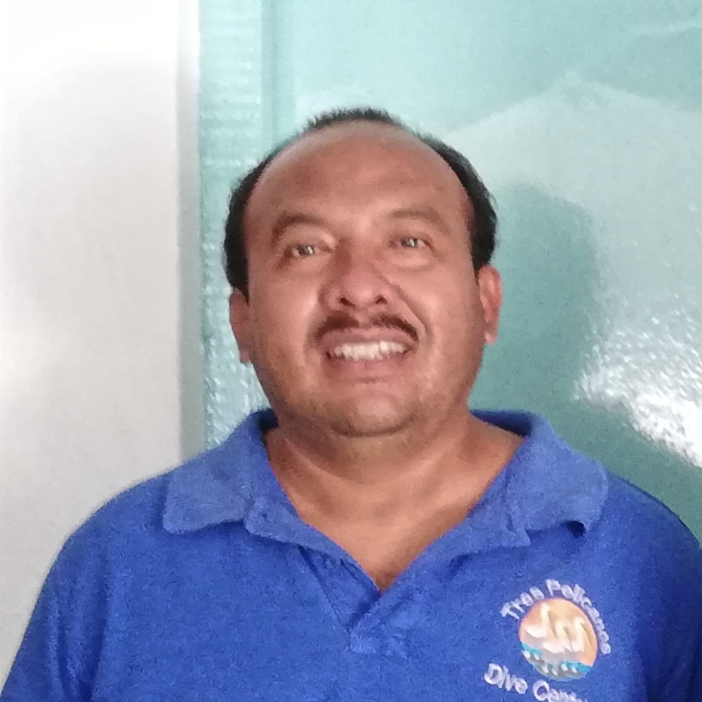 Pony - Tres Pelicanos Dive Shop Manager