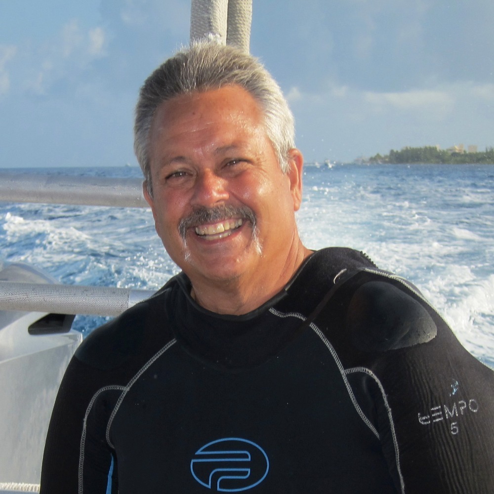 Meet the Tres Pelicanos Team - Tres Pelicanos Dive Center